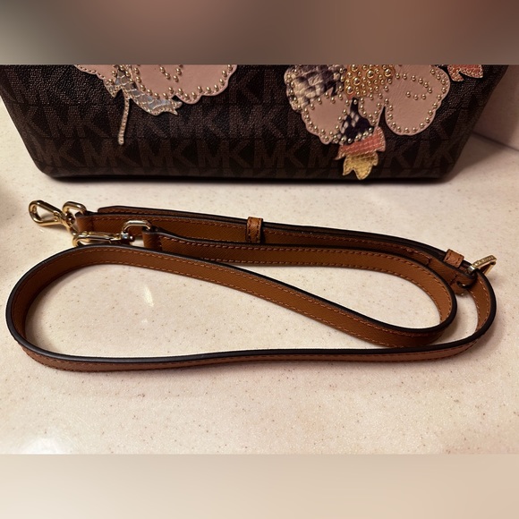 🌸 Michael Kors Women's Hailee Floral Studded  NWOT🌸 - Picture 3 of 10